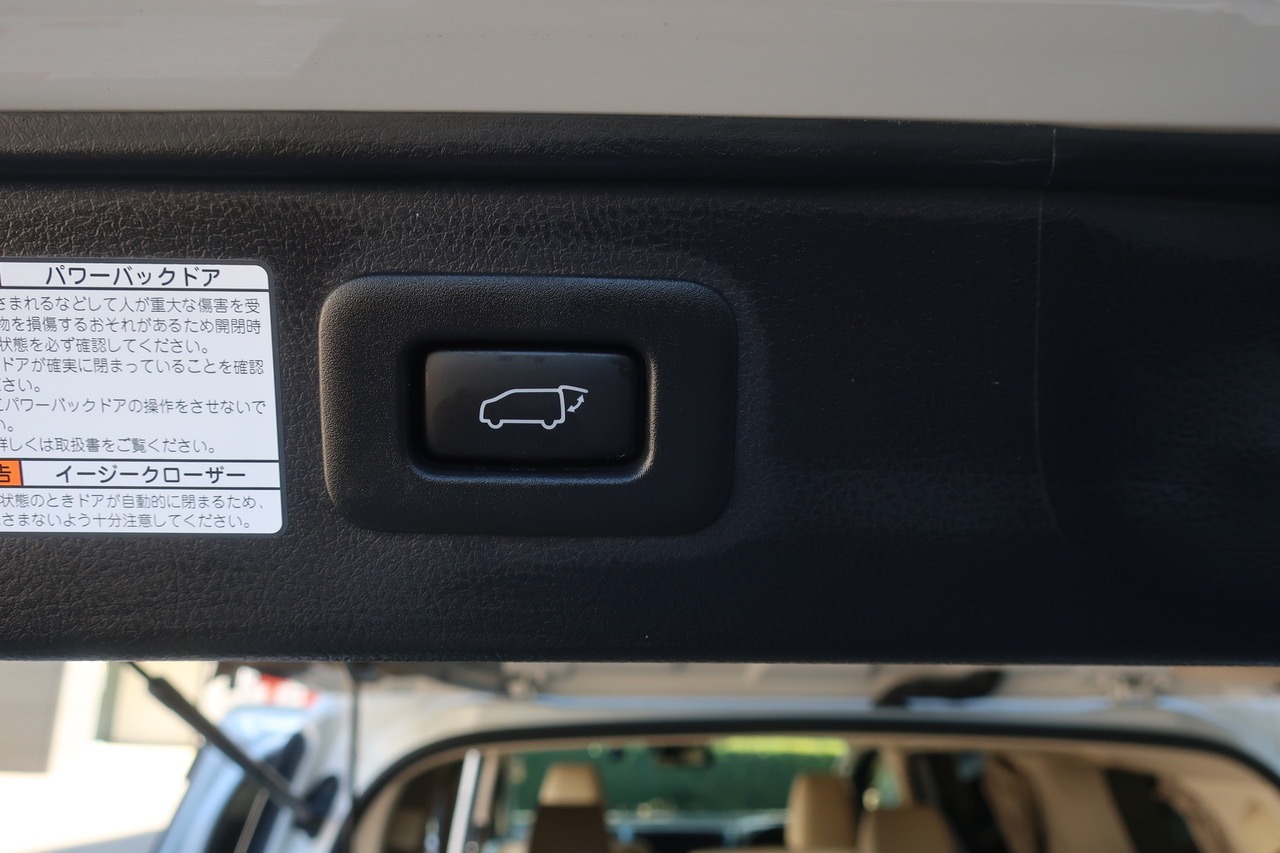 
								2020 Toyota Vellfire Hybrid full									