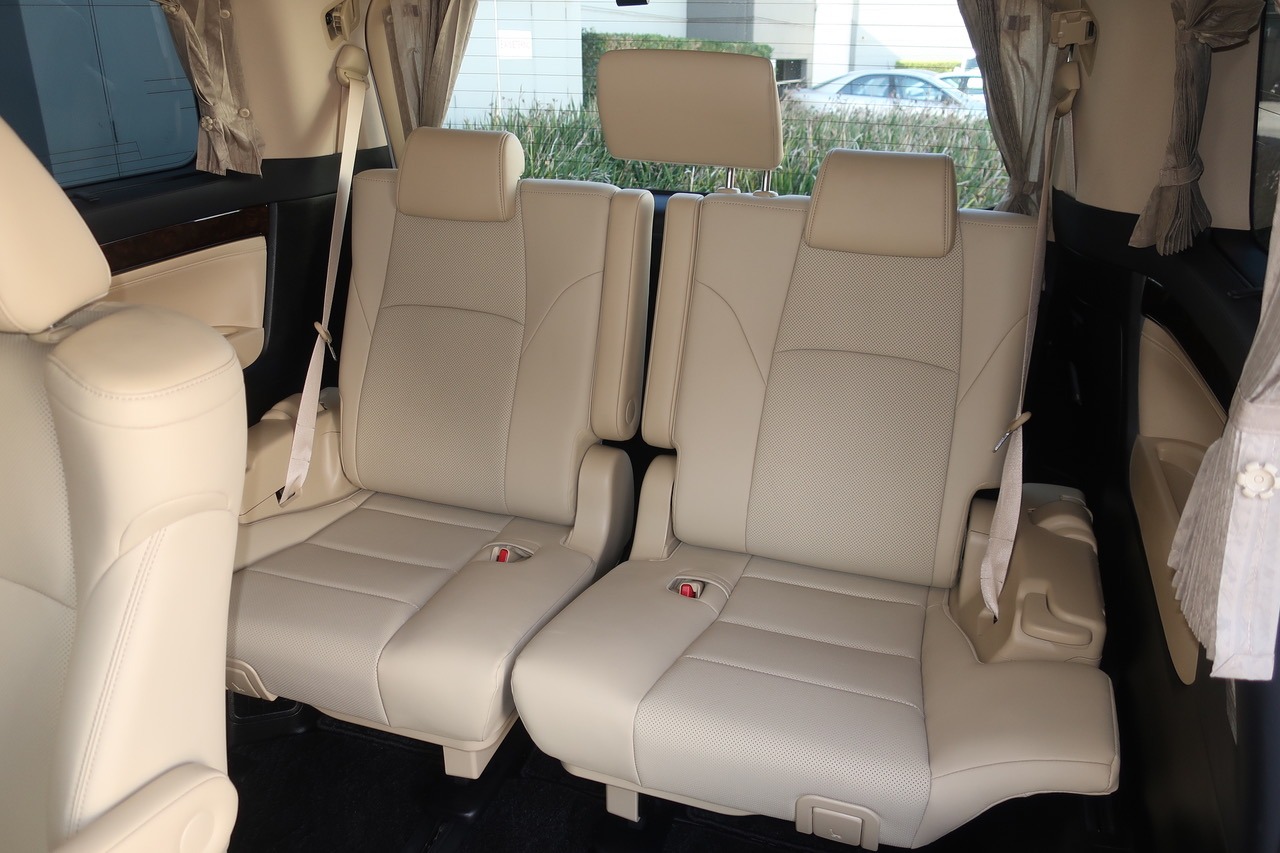 
								2020 Toyota Vellfire Hybrid full									