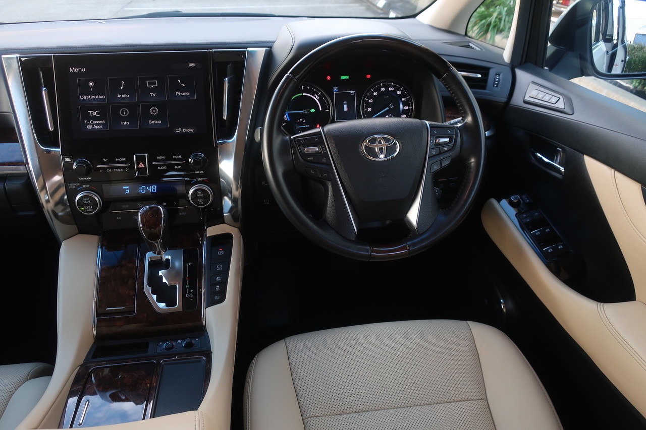
								2020 Toyota Vellfire Hybrid full									