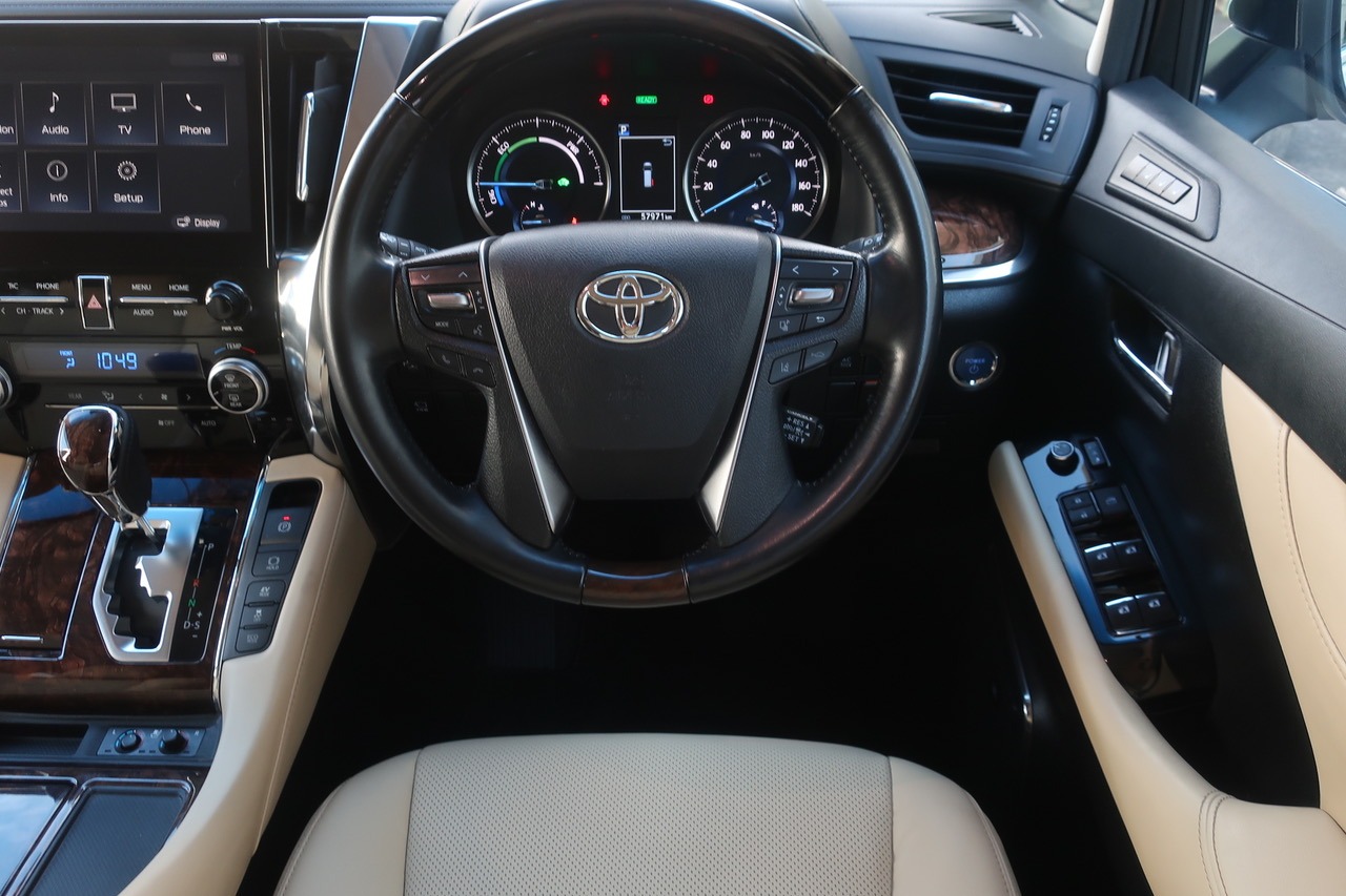 
								2020 Toyota Vellfire Hybrid full									