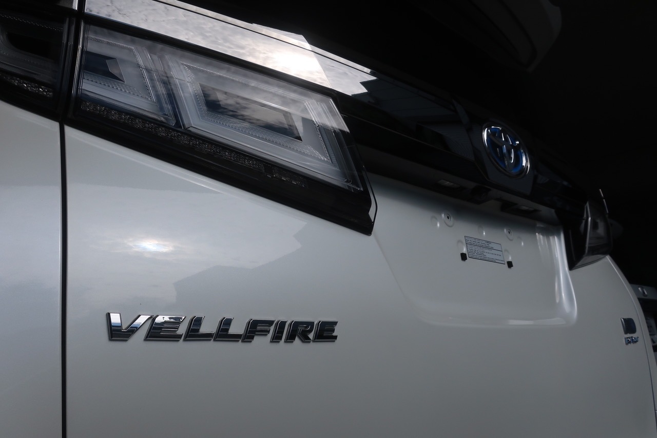 
								2020 Toyota Vellfire Hybrid full									