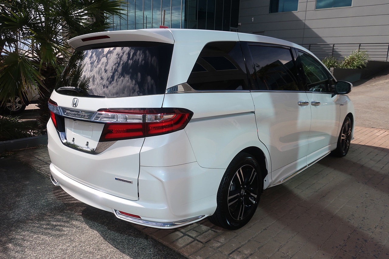 
								2017 Honda Odyssey 2.0L Hybrid full									