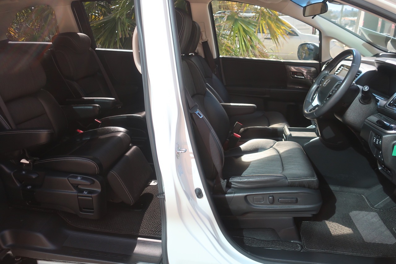 
								2017 Honda Odyssey 2.0L Hybrid full									
