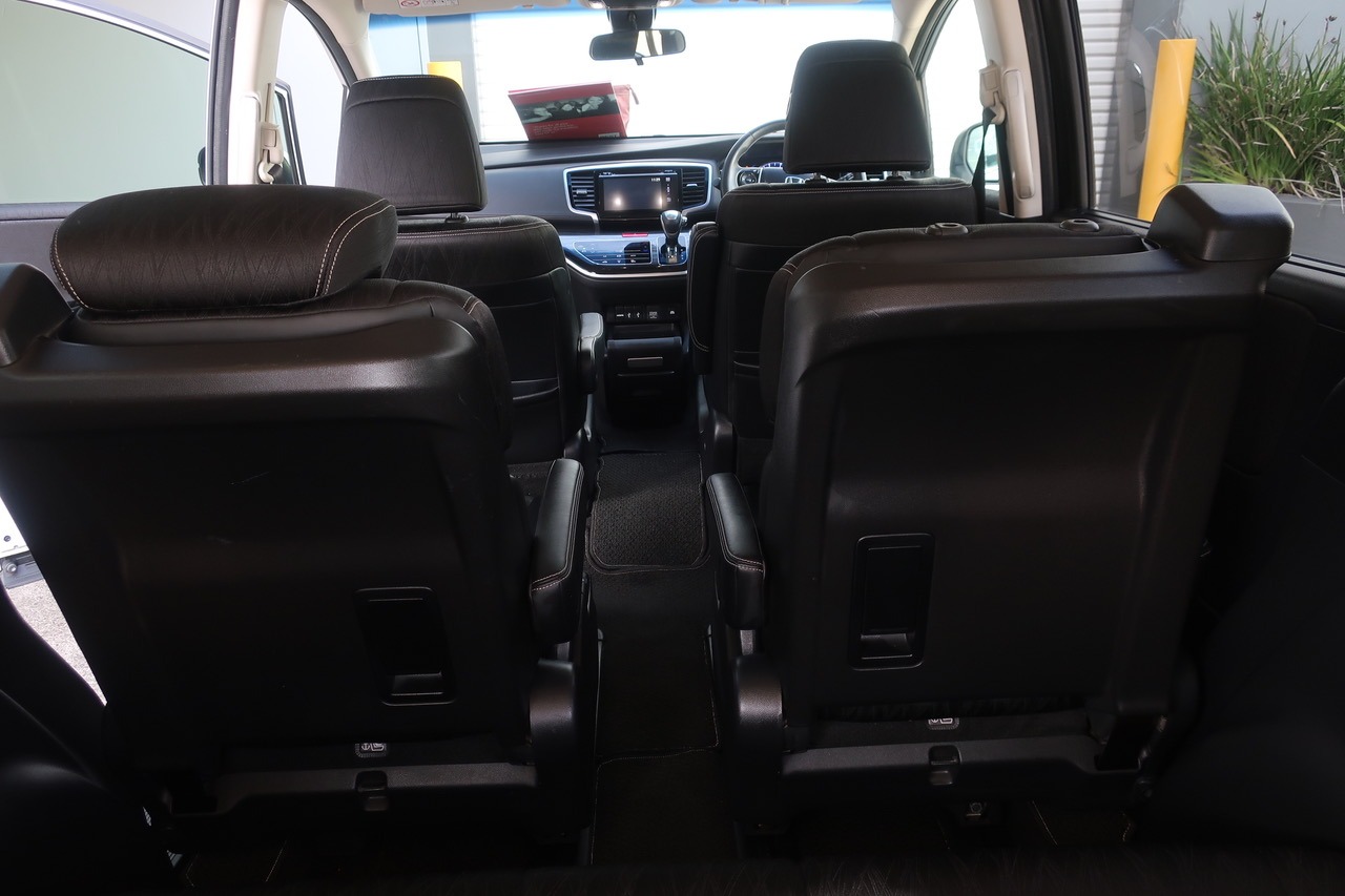 
								2017 Honda Odyssey 2.0L Hybrid full									