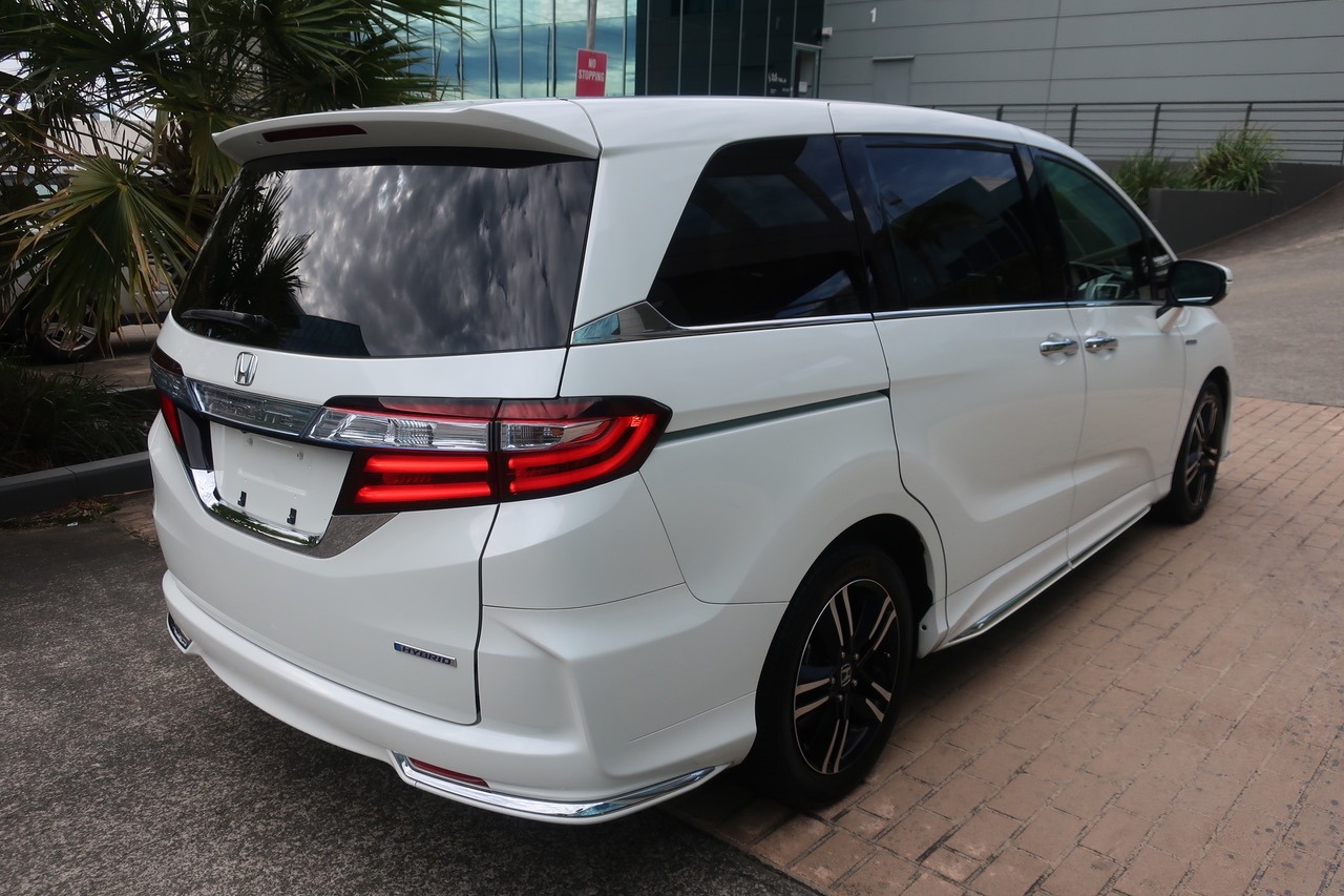 
								2017 Honda Odyssey 2.0L Hybrid full									
