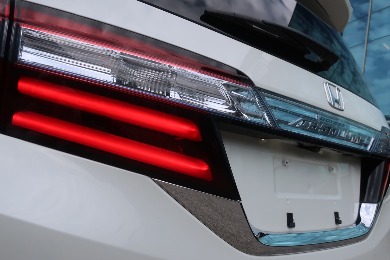 
								2017 Honda Odyssey 2.0L Hybrid full									
