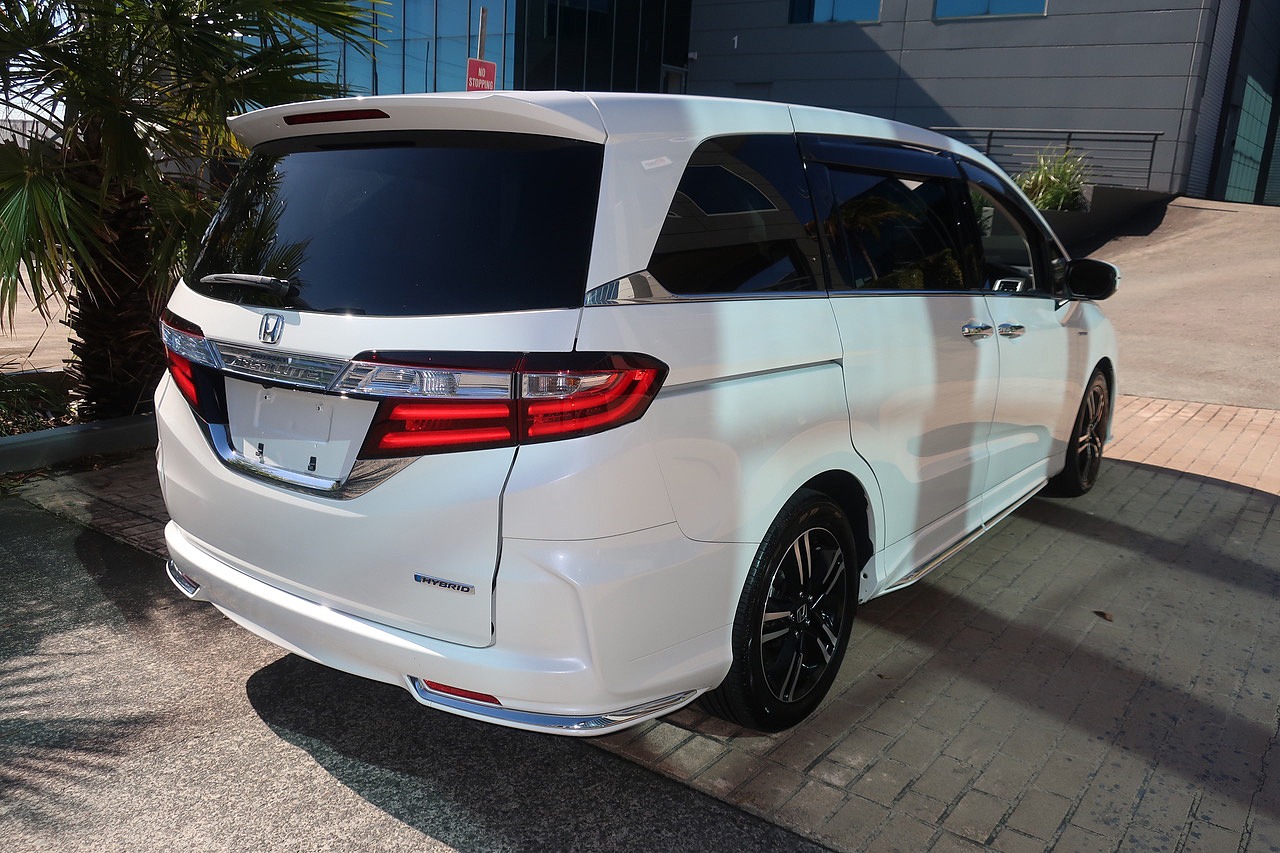 
								2017 Honda Odyssey 2.0L Hybrid full									