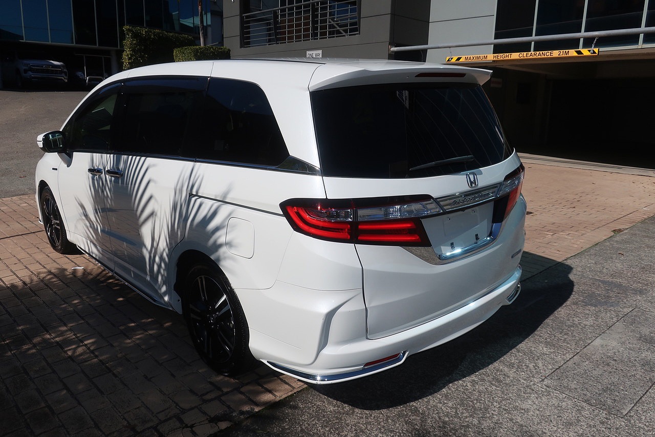 
								2017 Honda Odyssey 2.0L Hybrid full									