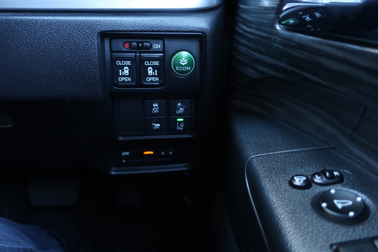 
								2017 Honda Odyssey 2.0L Hybrid full									