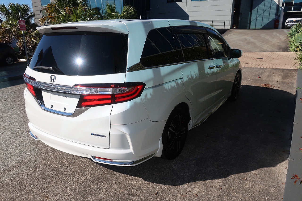 
								Honda Odyssey Hybrid 2016 full									