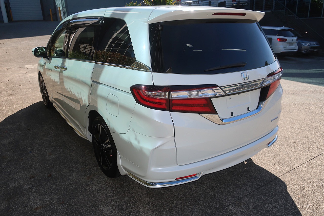 
								Honda Odyssey Hybrid 2016 full									