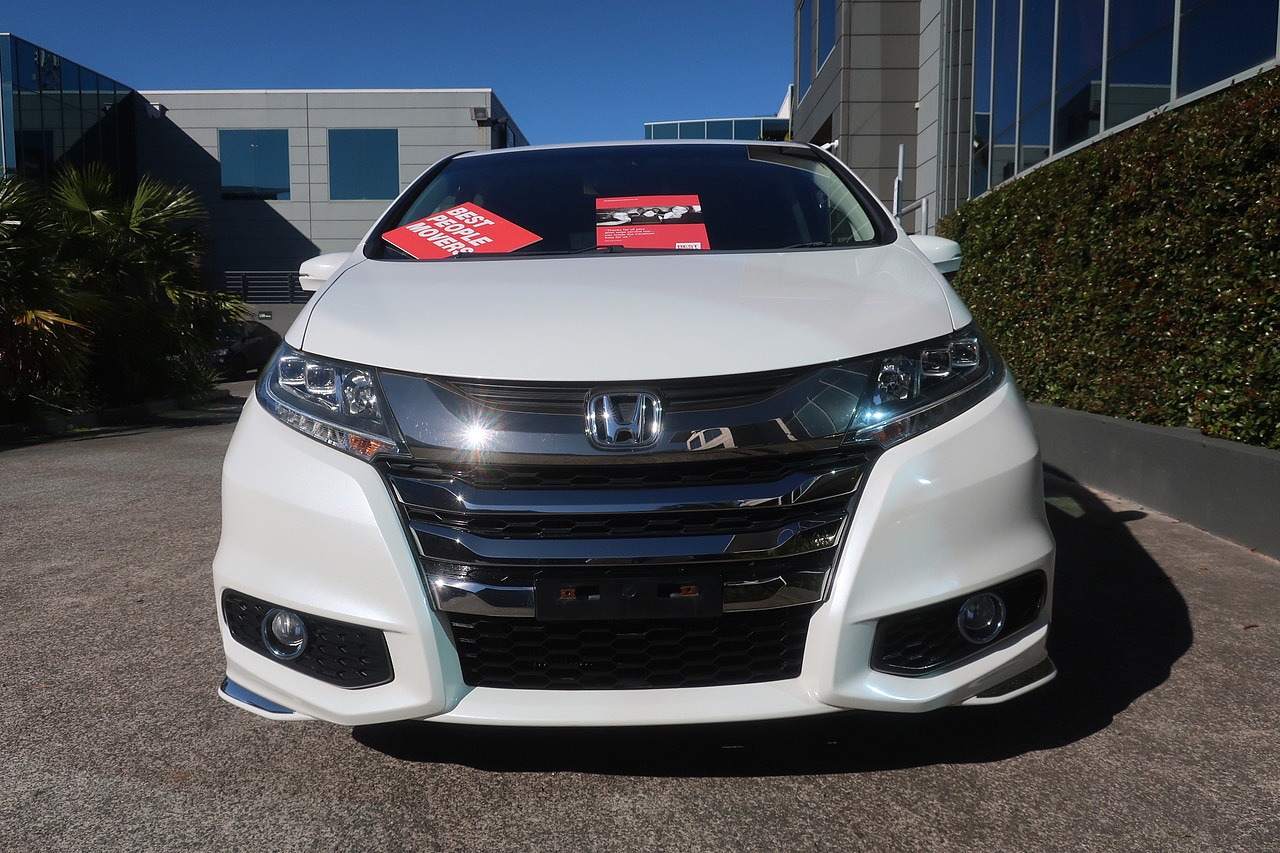 
								Honda Odyssey Hybrid 2016 full									