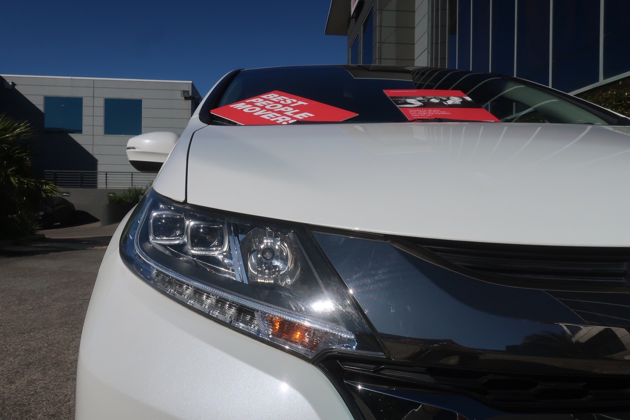 
								Honda Odyssey Hybrid 2016 full									