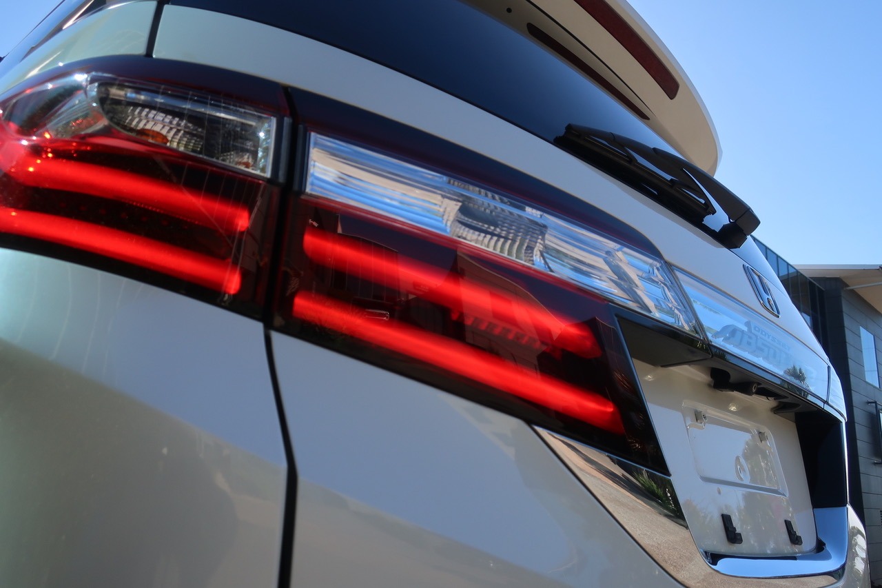 
								Honda Odyssey Hybrid 2016 full									