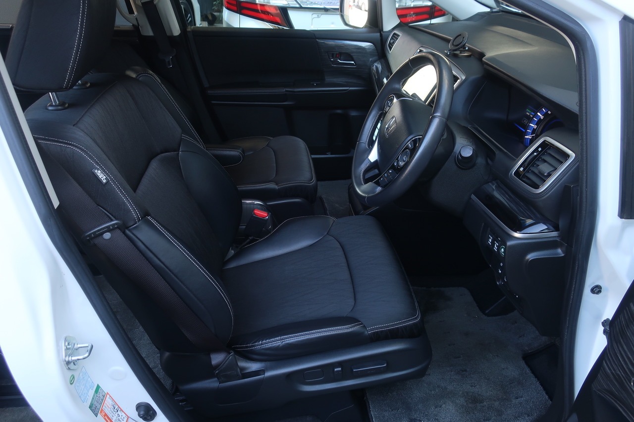 
								Honda Odyssey Hybrid 2016 full									