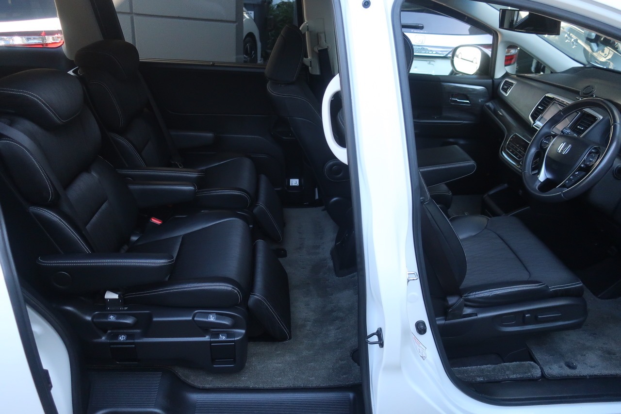 
								Honda Odyssey Hybrid 2016 full									