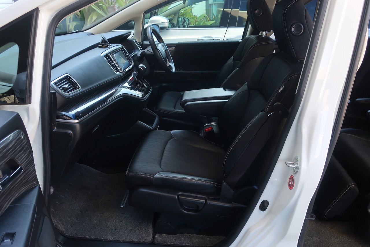 
								Honda Odyssey Hybrid 2016 full									