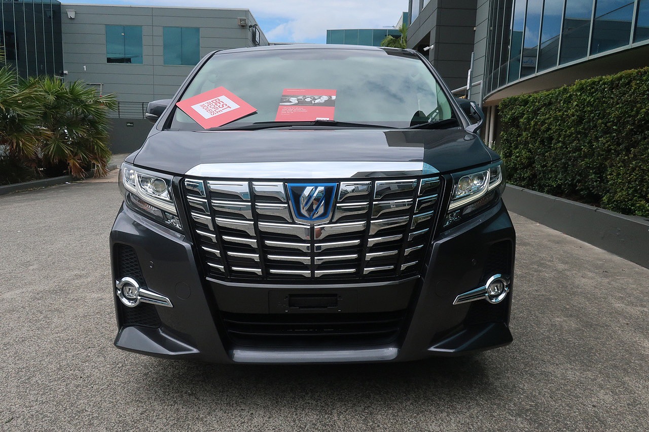
								Toyota Alphard Hybrid 2.5L Hybrid 2018 full									
