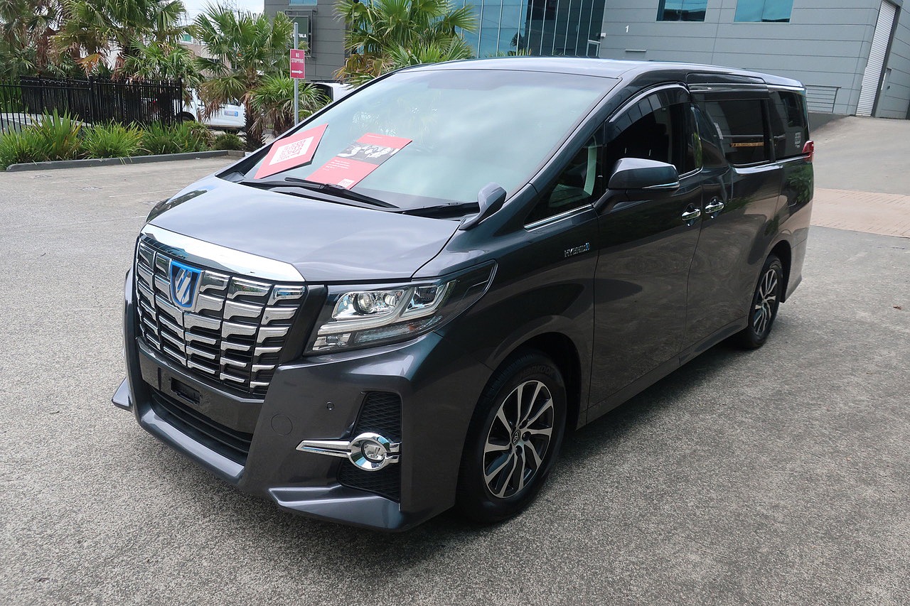
								Toyota Alphard Hybrid 2.5L Hybrid 2018 full									