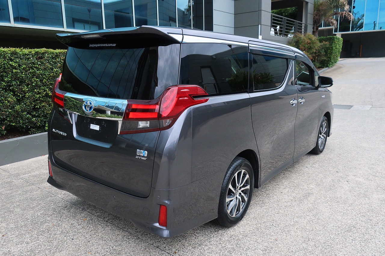 
								Toyota Alphard Hybrid 2.5L Hybrid 2018 full									