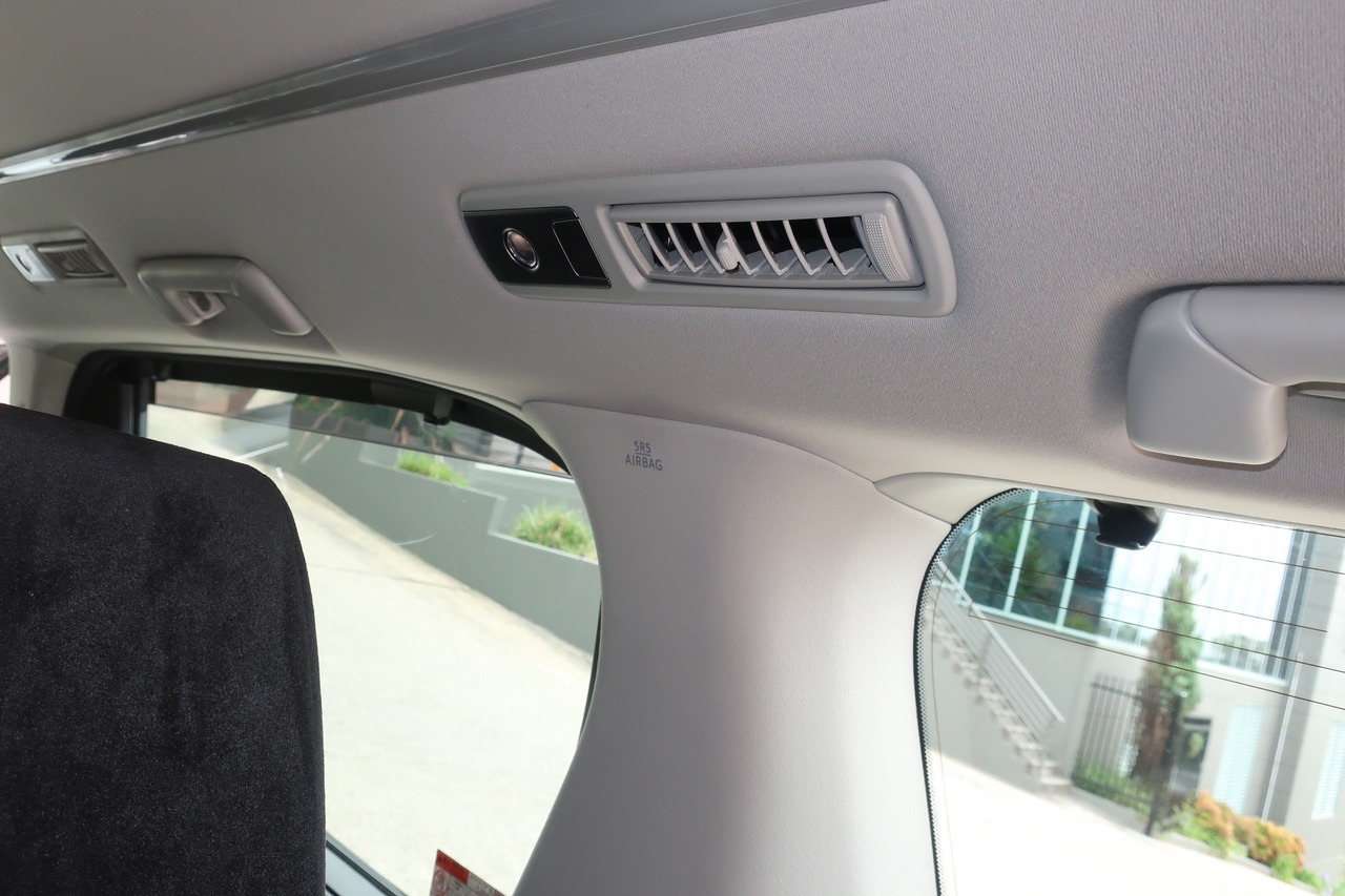 
								Toyota Alphard Hybrid 2.5L Hybrid 2018 full									