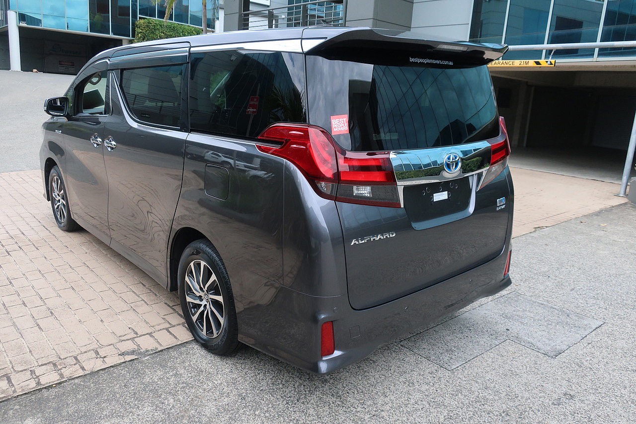 
								Toyota Alphard Hybrid 2.5L Hybrid 2018 full									