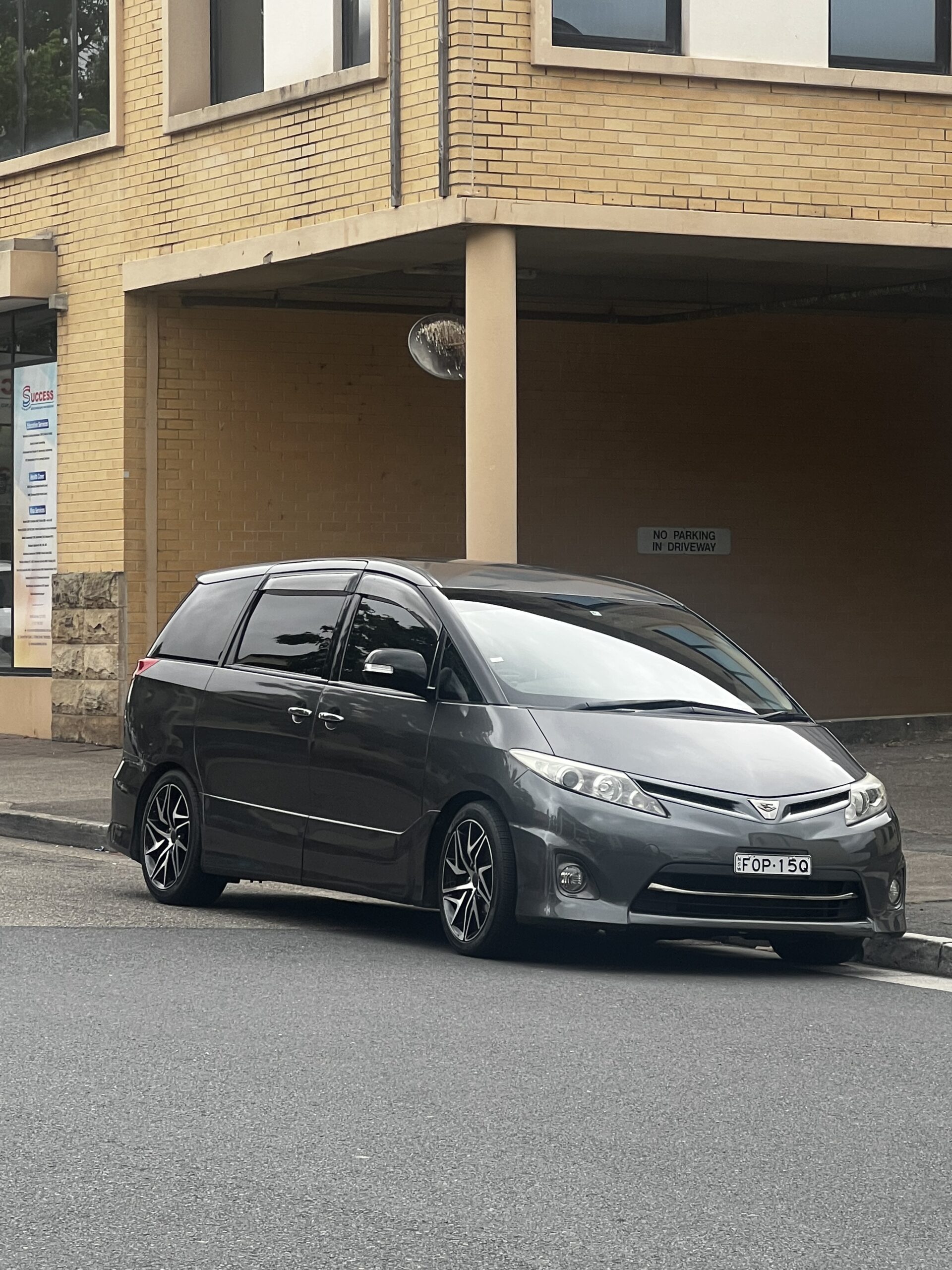 
								Toyota Estima 2010 ACR50 full									