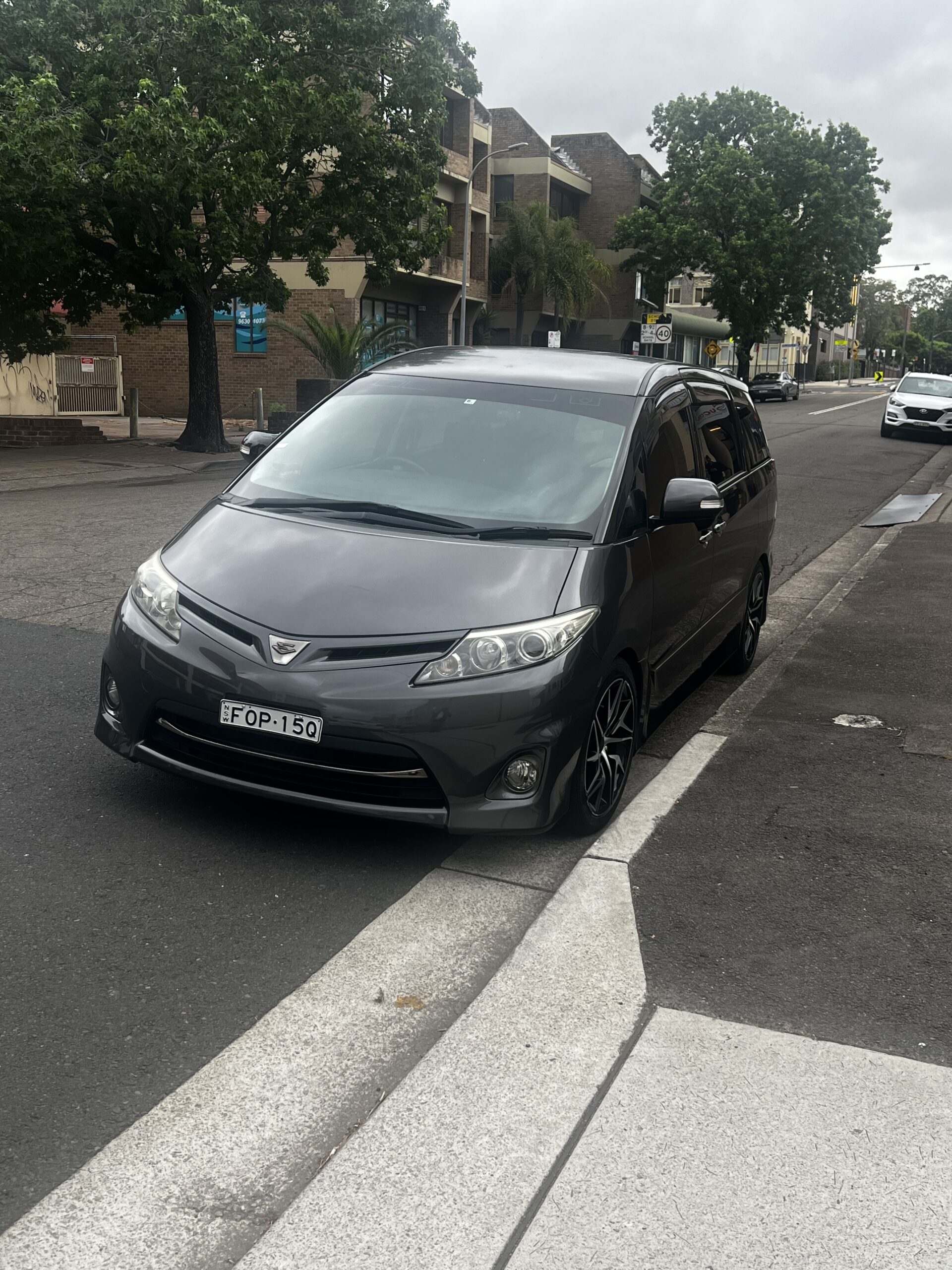 
								Toyota Estima 2010 ACR50 full									
